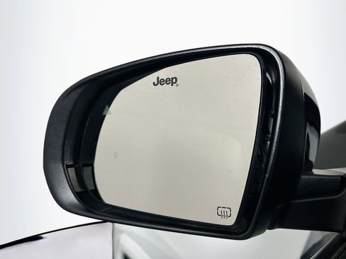Used 2022 Jeep Compass High Altitude AWD/4WD image 16