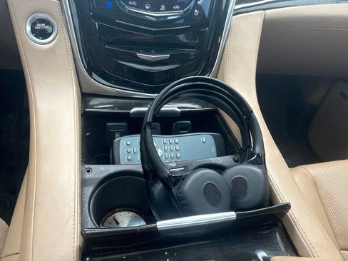 Used 2018 Cadillac Escalade Platinum AWD/4WD image 14