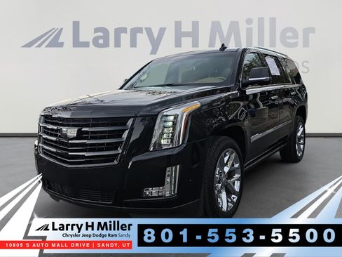 Used 2017 Cadillac Escalade Platinum AWD/4WD image 1