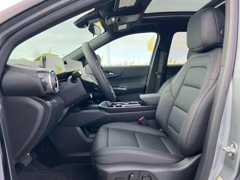 New 2026 Chevrolet Equinox LT w/ Convenience Package II image 11
