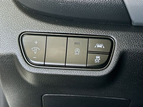 Used 2022 Kia Seltos LX AWD/4WD image 16
