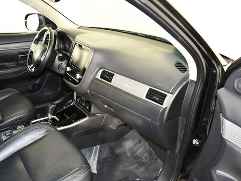 Used 2020 Mitsubishi Outlander SEL AWD/4WD image 41