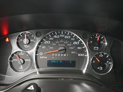 Used 2019 Chevrolet Express 3500 w/ Driver Convenience Package RWD image 26