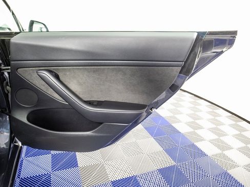 Used 2023 Tesla Model 3 Standard Range image 16