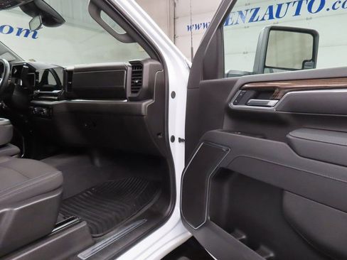 Used 2025 Chevrolet Silverado 2500 LT w/ Convenience Package image 24