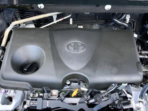 Used 2023 Toyota RAV4 LE FWD image 32