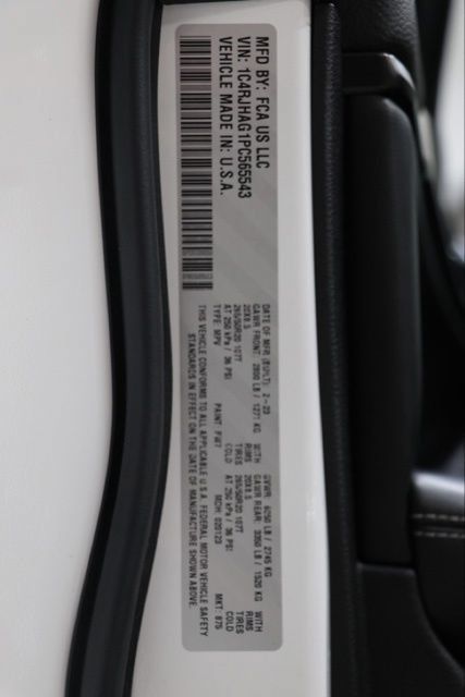 Used 2023 Jeep Grand Cherokee Altitude AWD/4WD image 38