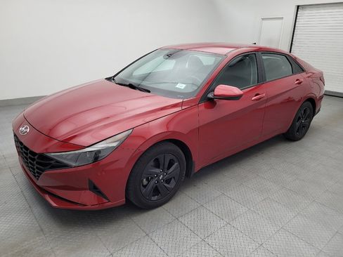 Used 2023 Hyundai Elantra SEL FWD image 2