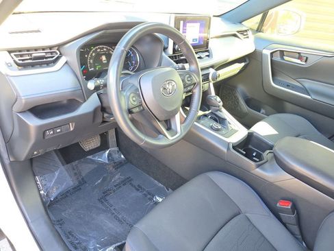 Used 2023 Toyota RAV4 SE AWD/4WD image 4