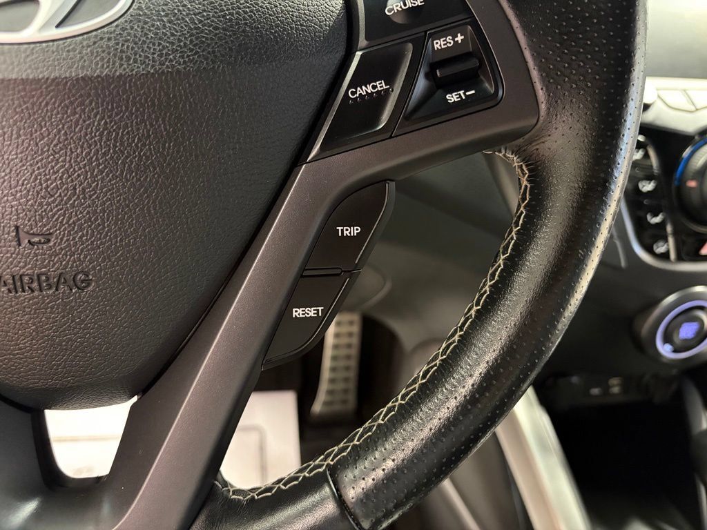 Used 2016 Hyundai Veloster Turbo FWD image 14