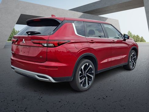 Used 2024 Mitsubishi Outlander SE FWD image 6