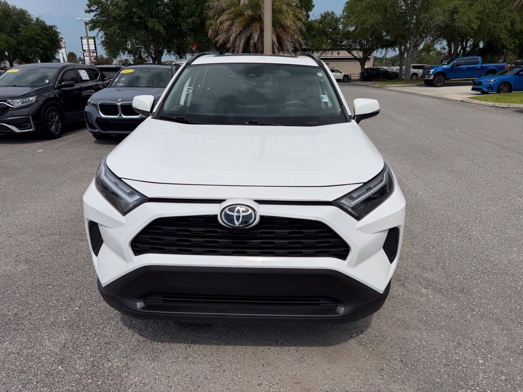 Used 2022 Toyota RAV4 XLE w/ Convenience Package FWD image 12