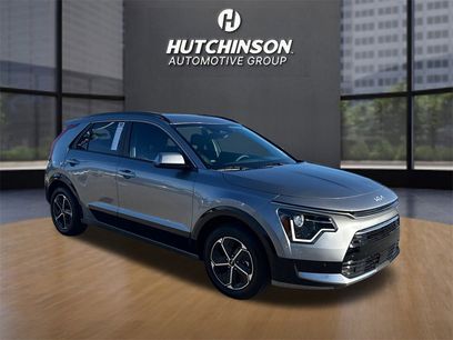 New 2025 Kia Niro SX