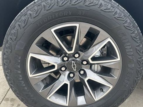 Used 2023 Chevrolet Tahoe Z71 w/ Luxury Package image 11