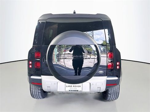 Certified 2021 Land Rover Defender 110 SE image 6