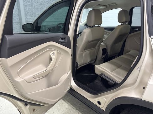 Used 2017 Ford Escape SE image 29