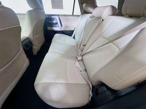 Certified 2018 Toyota 4Runner SR5 Premium image 23