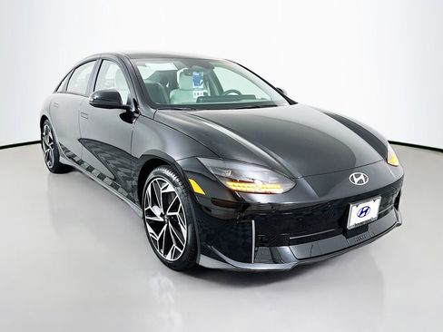 New 2025 Hyundai Ioniq 6 SEL image 3