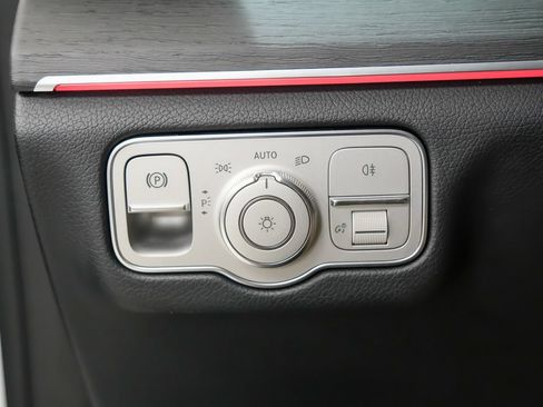 Used 2021 Mercedes-Benz GLE 350 4MATIC image 23