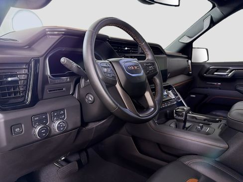 Used 2025 GMC Sierra 1500 AT4 AWD/4WD image 10