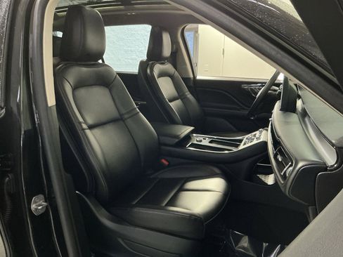 Used 2024 Lincoln Aviator AWD w/ Premium Package image 35