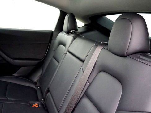 Used 2022 Tesla Model Y Performance image 23