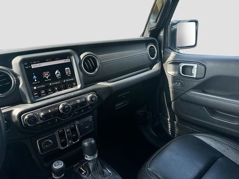 Used 2022 Jeep Wrangler Unlimited Sahara w/ Cold Weather Group AWD/4WD image 25