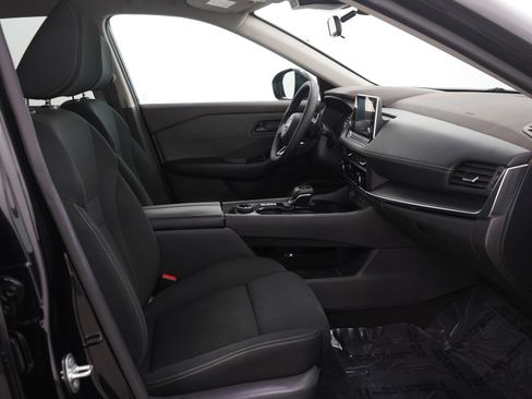 Used 2023 Nissan Rogue S image 12