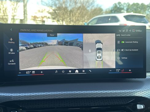 New 2026 BMW 330i Sedan w/ M Sport Package image 5