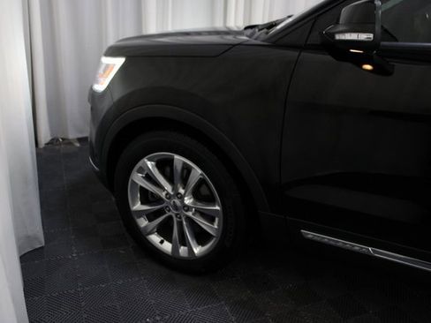 Used 2018 Ford Explorer Limited w/ Equipment Group 301A image 9