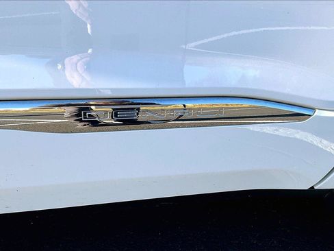 Used 2022 GMC Acadia Denali w/ Denali Ultimate Package image 8