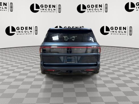 Certified 2025 Lincoln Navigator L Reserve image 7