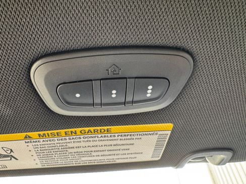 Used 2025 Chrysler Pacifica Select FWD image 20