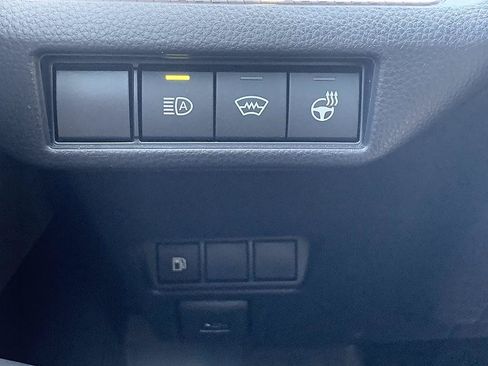 Certified 2026 Toyota Prius XLE FWD image 22