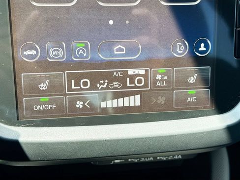 Used 2025 Subaru Forester Premium w/ Convenience Package #1 AWD/4WD image 17