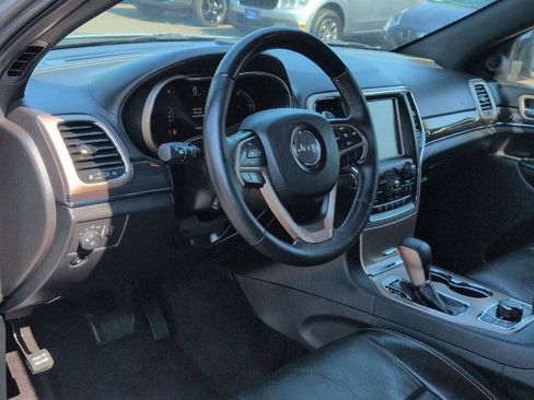 Used 2016 Jeep Grand Cherokee Overland AWD/4WD image 11