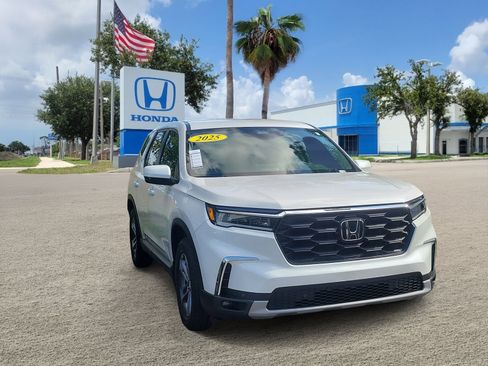 Used 2025 Honda Pilot EX-L image 1