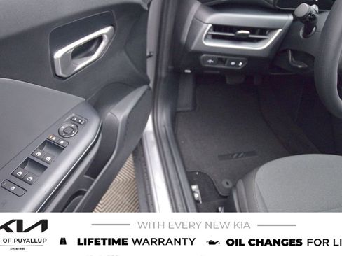 New 2025 Kia K4 LXS image 27