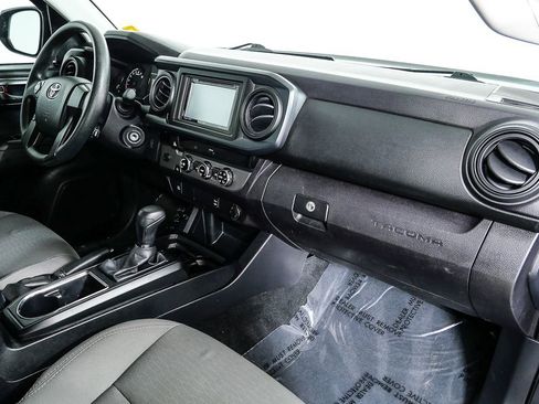Used 2017 Toyota Tacoma SR image 20