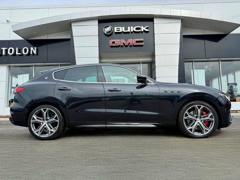 Used 2019 Maserati Levante Trofeo image 1