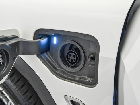 Used 2023 BMW X5 xDrive45e w/ Climate Comfort Package image 28