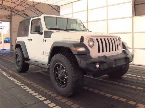 Used 2019 Jeep Wrangler Sport AWD/4WD image 6