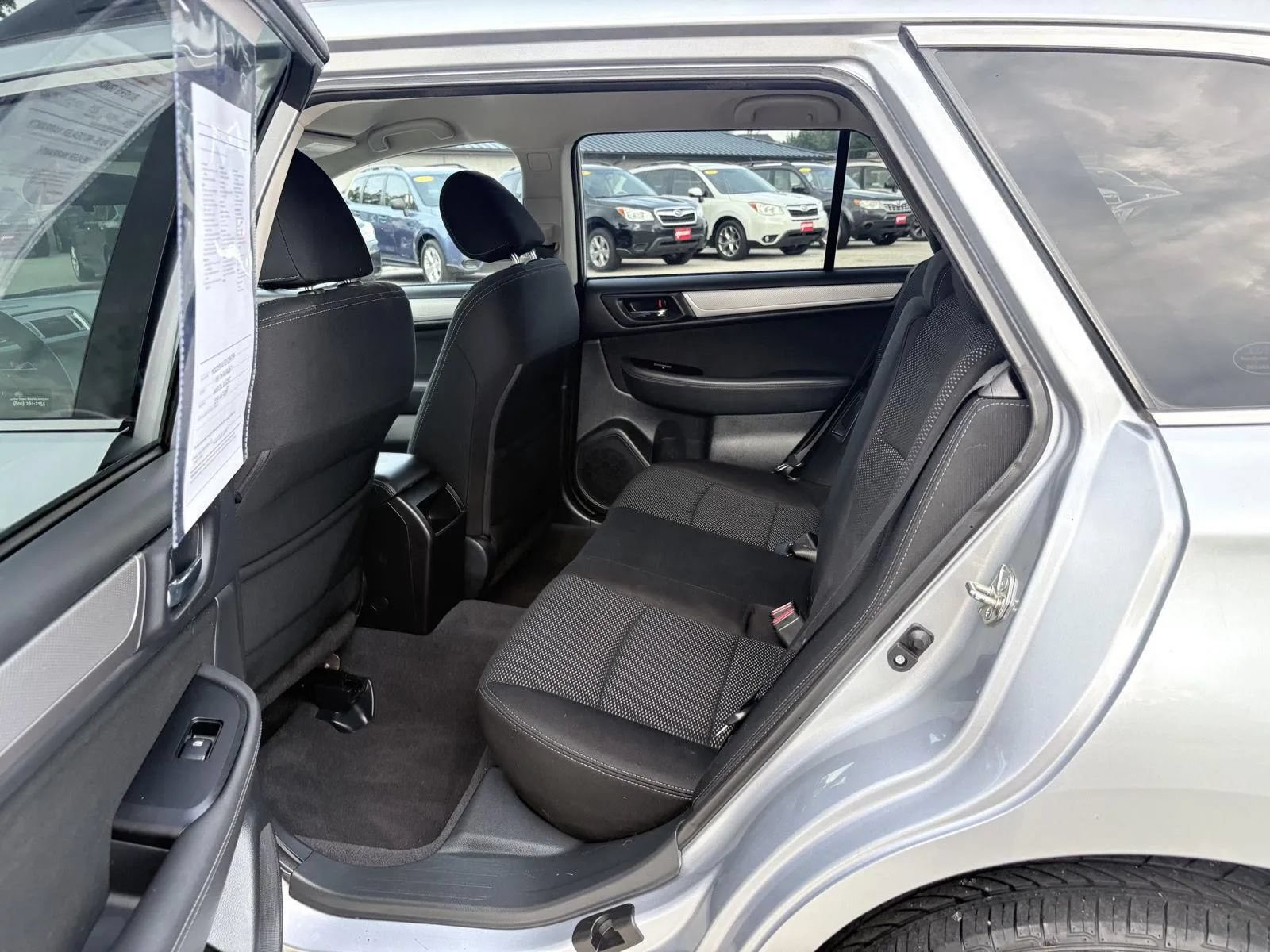 Used 2015 Subaru Outback 2.5i Premium AWD/4WD image 12