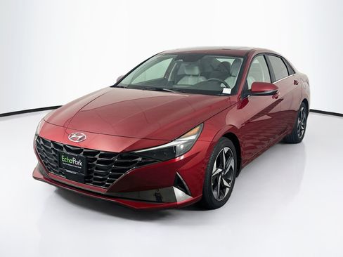 Used 2023 Hyundai Elantra Limited FWD image 3