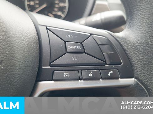 Used 2025 Nissan Altima 2.5 SV FWD image 29