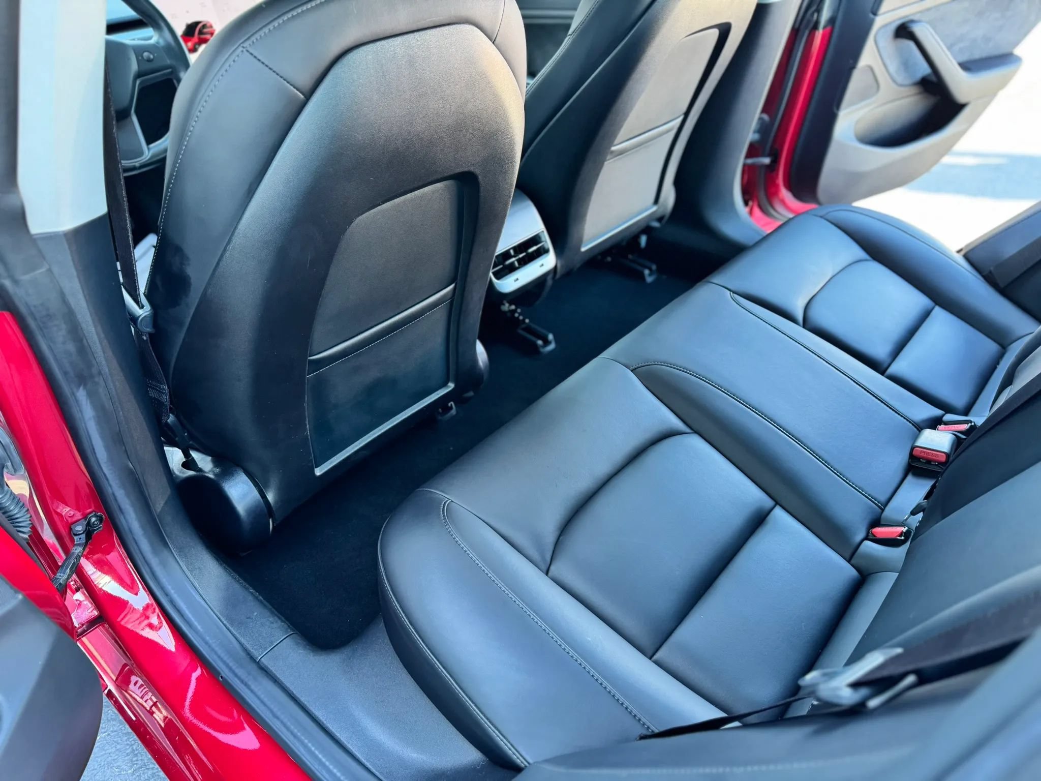 Used 2018 Tesla Model 3 Long Range AWD/4WD image 18