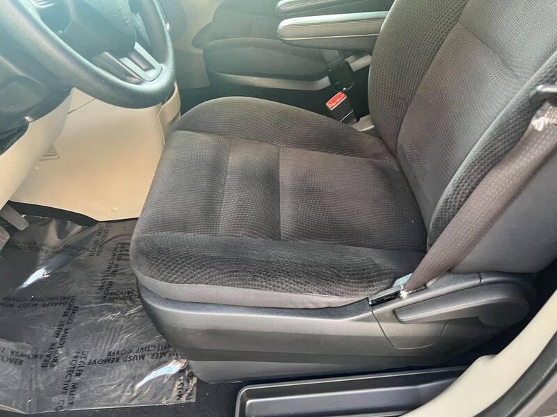 Used 2019 Dodge Grand Caravan SE w/ UConnect Hands-Free Group FWD image 16