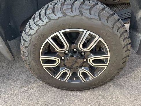 Used 2020 GMC Sierra 2500 AT4 w/ AT4 Premium Package AWD/4WD image 16