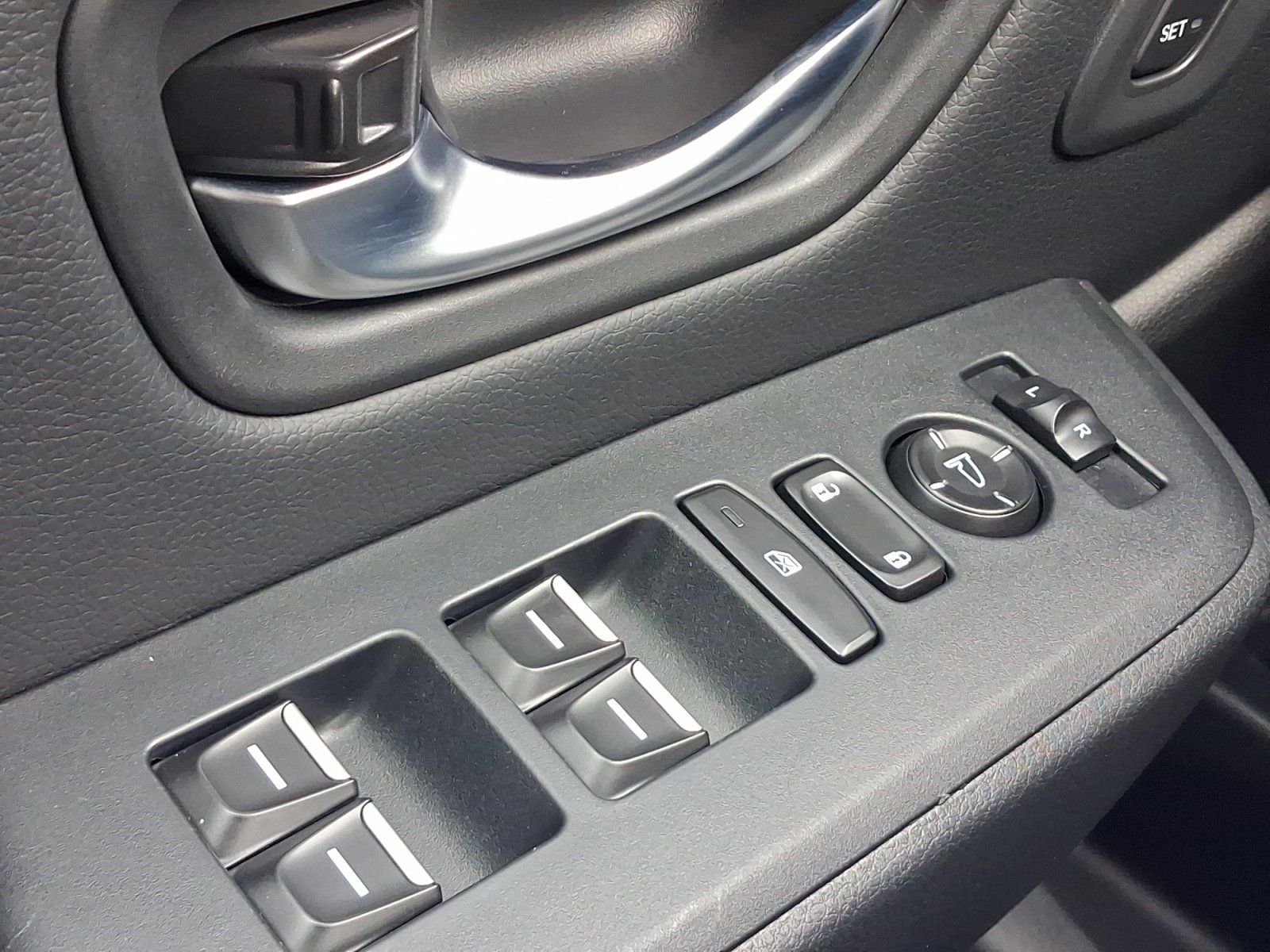 Used 2024 Honda Pilot Touring image 13