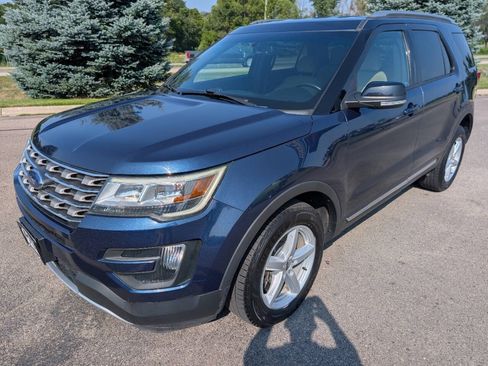 Used 2016 Ford Explorer XLT w/ Equipment Group 201A AWD/4WD image 5